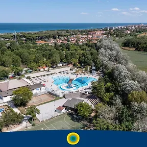 **** Kompleks wypoczynkowy Club Del Sole Adriano Family Collection Włochy