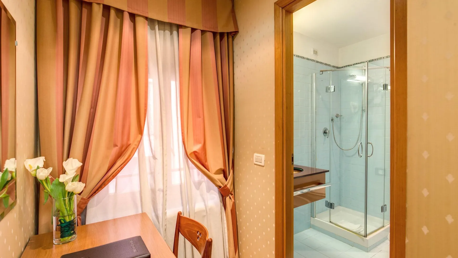 Flower Garden Hotel Rom