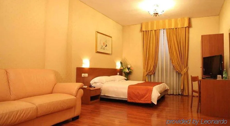 Flower Garden Hotel Rom 3*,